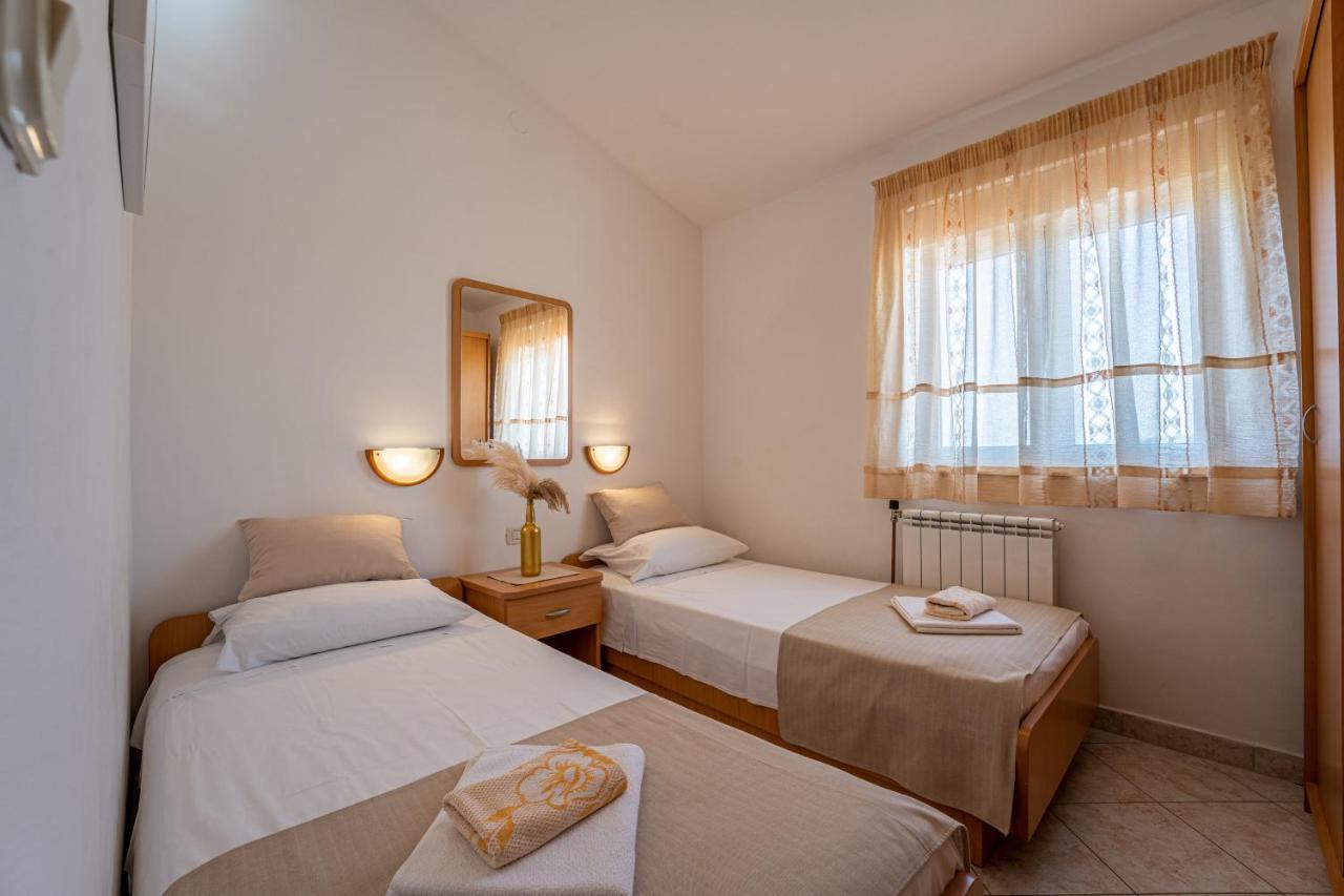 Apartmani Mirela Banjole Exteriér fotografie