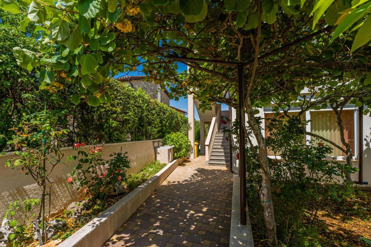 Apartmani Mirela Banjole Exteriér fotografie